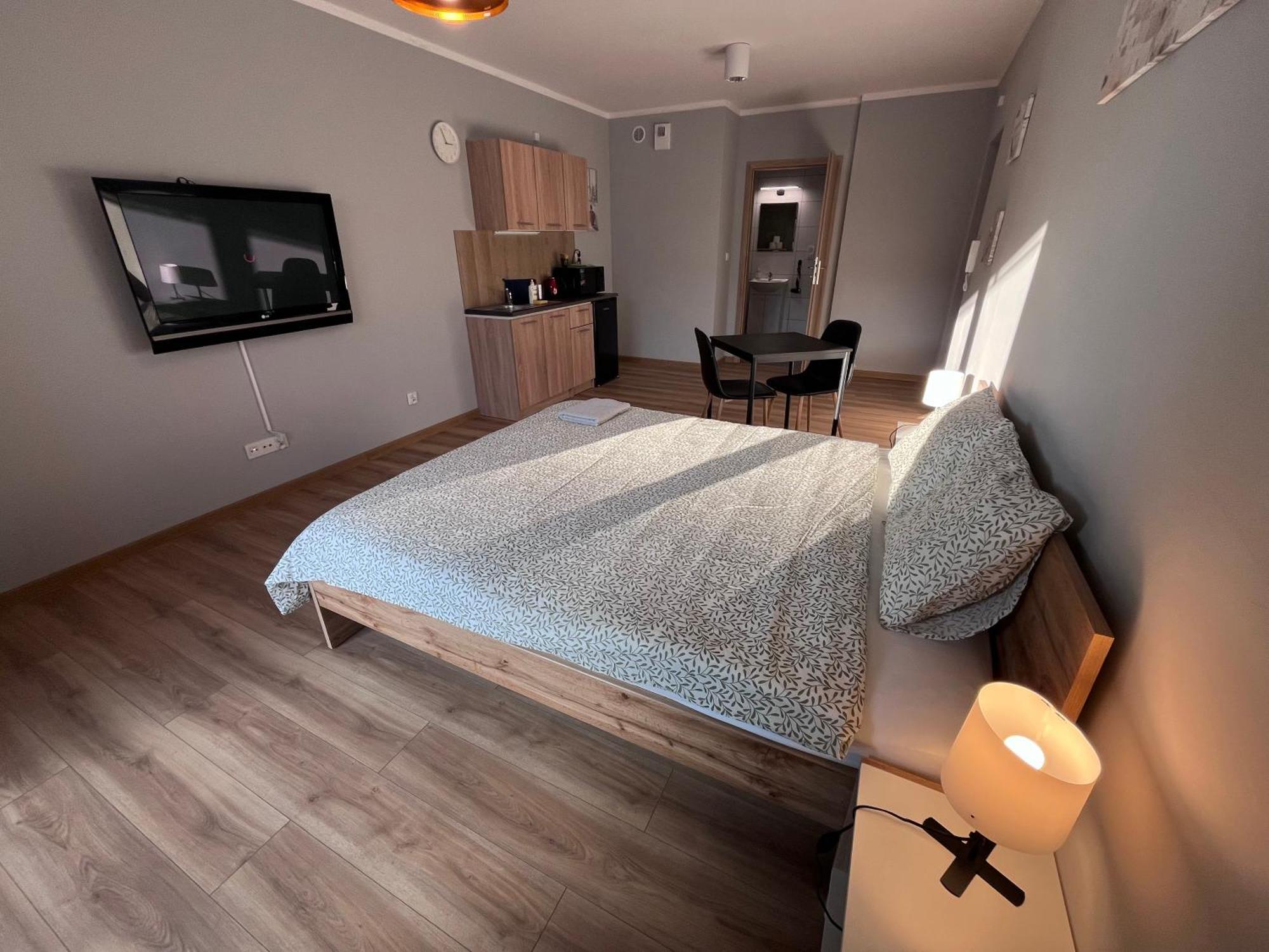 Holdek Ceglana * Katowice